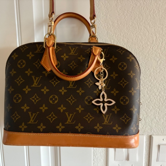 Authentic Louis Vuitton Monogram Alma Hand Bag Purse Crossbody & Charm & Twilly - Picture 12 of 15
